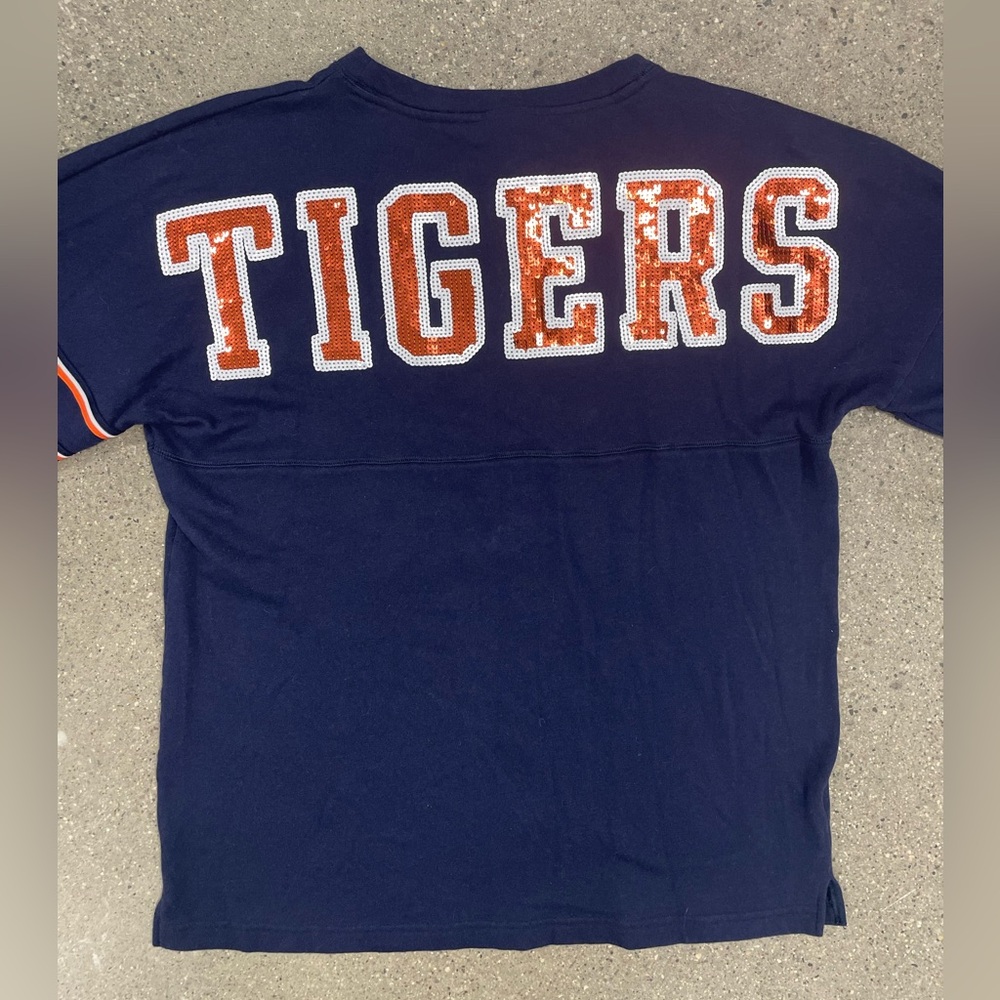 Limited Edition sequin Detroit Tigers VS PINK Long Sleeve size Medium